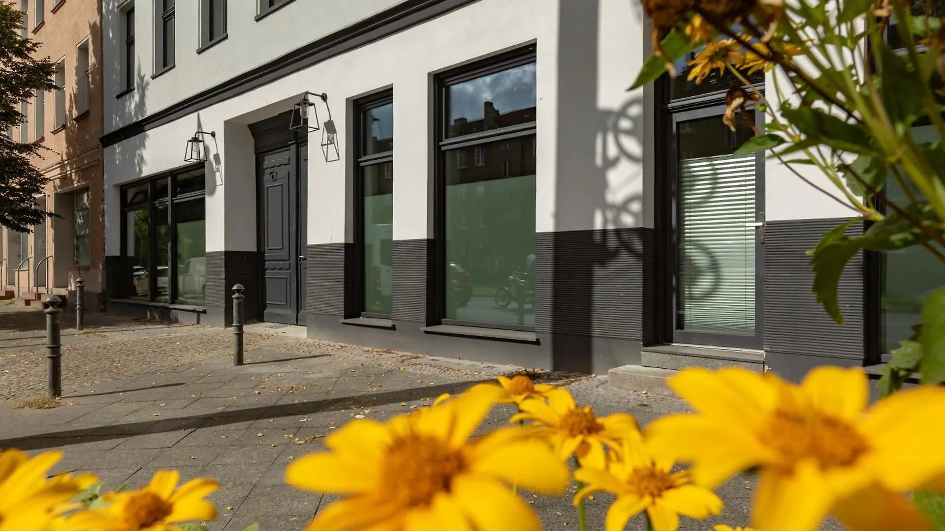 Coolest Apartment In Berlin, Easy Check-In, Cozy, Near City Center - 4 Room Maisonette #1 0*, Berlin Germany